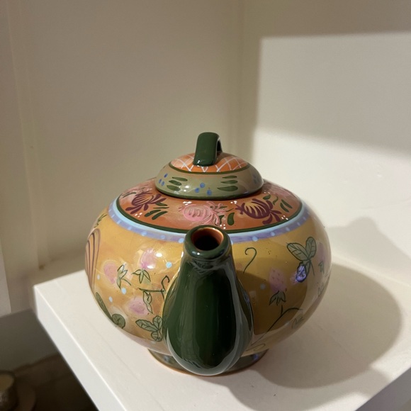 Danna Cullen hand-painted Strawberry Rooster Teapot. New and unused. - Picture 4 of 4